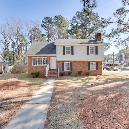 4 Mi To Dtwn Home With Deck And Yard In Wilson